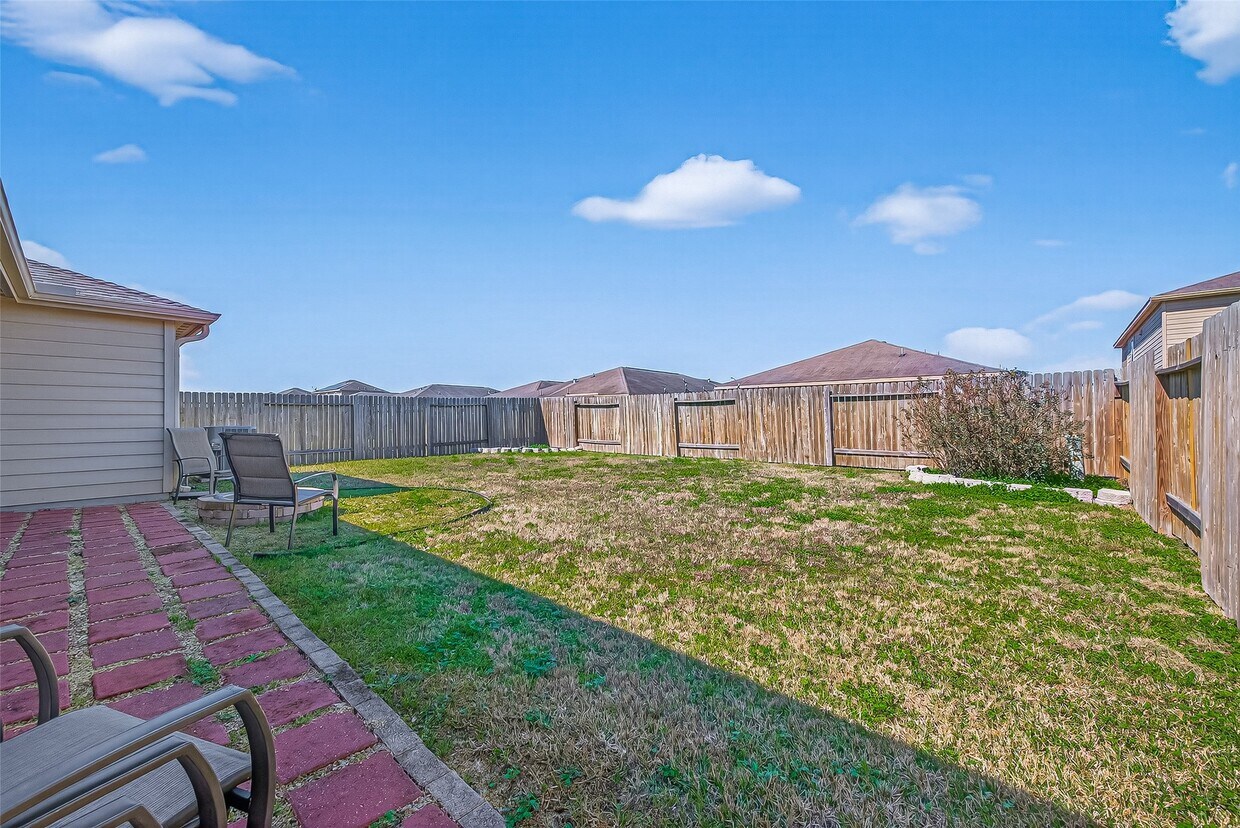 Foto del edificio - 2319 Seabourne Trails Rd