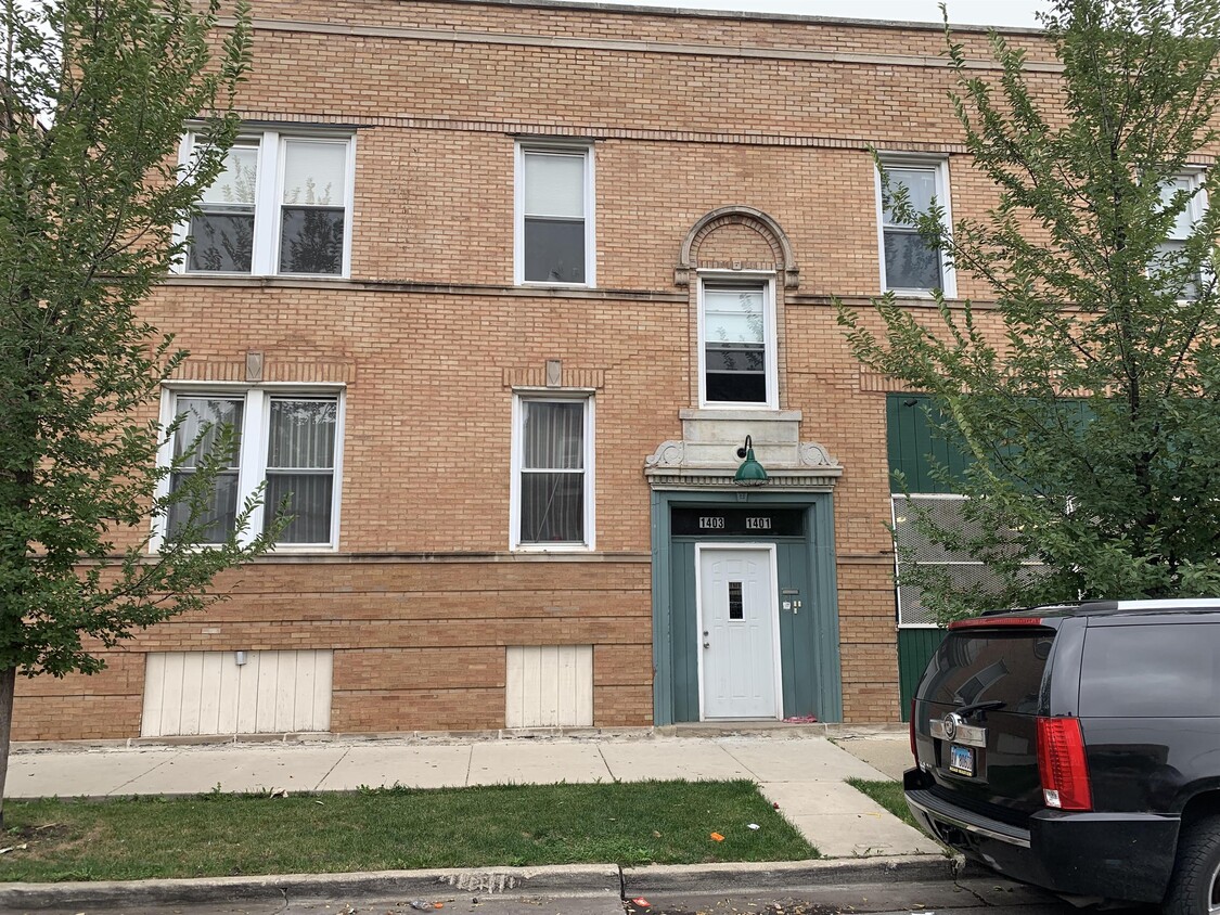 Primary Photo - 1403 N Karlov Ave