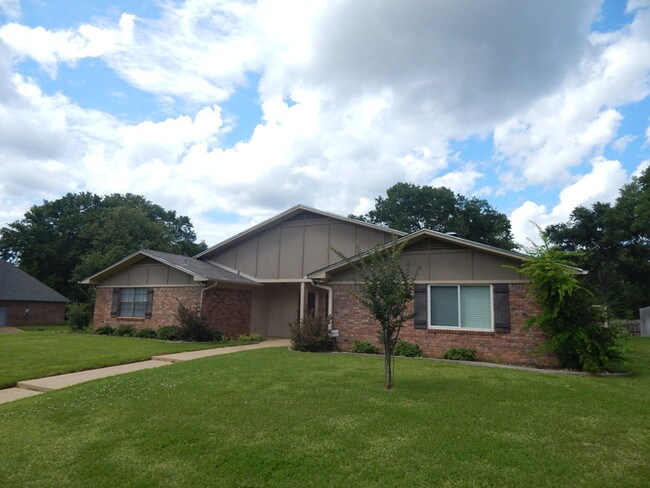 Foto del edificio - 6002 Plantation Dr