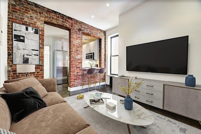 Building Photo - 303 Broome St