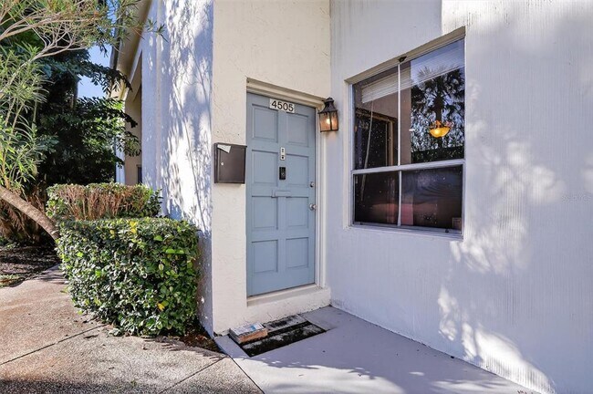 Foto del edificio - 4505 La Capri Ct