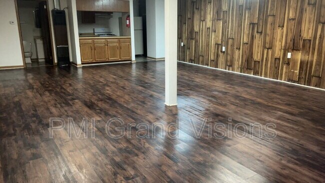 Building Photo - 2 1/2 E Jefferson