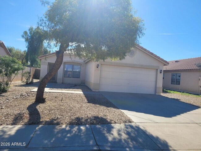 Foto del edificio - 15733 W Watson Ln