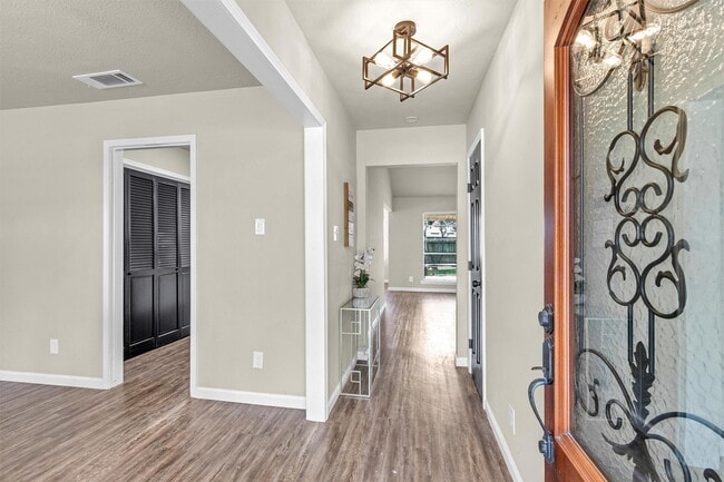 Building Photo - 7911 Heathrow Ln