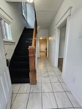 Building Photo - 640 Pine St