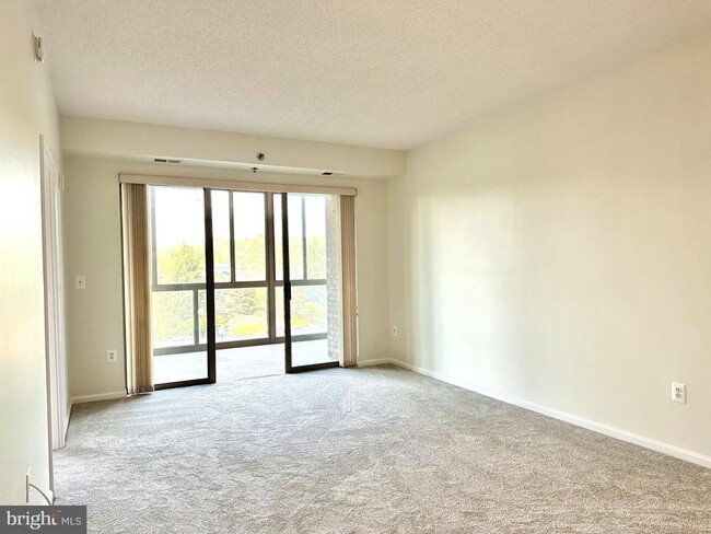 Foto del edificio - 3210 N Leisure World Blvd