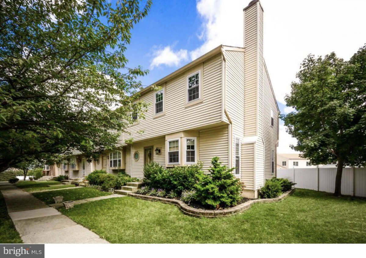 4 Fairway Blvd, Pennsauken, NJ 08109 Townhome Rentals in Pennsauken NJ