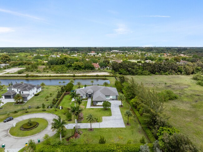 Building Photo - 17101 Magnolia Estates Dr