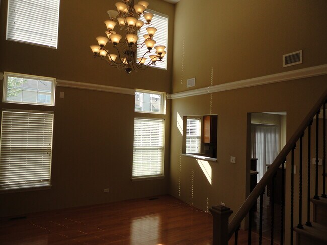 Building Photo - 2317 Scott Lane