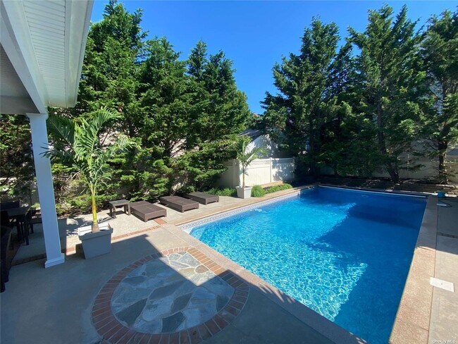Building Photo - 100 Lynbrook Ave