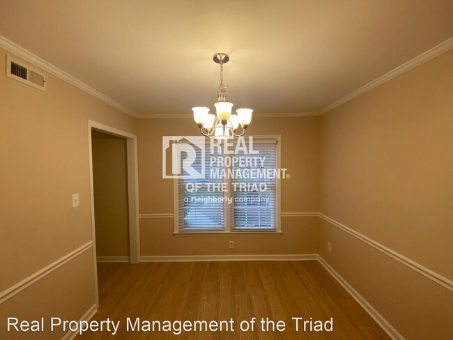 Foto del edificio - 3 br, 2.5 bath House - 4814-C Tower Road