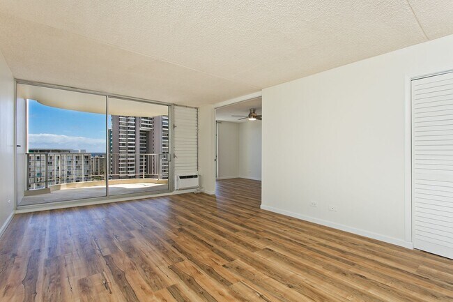 Building Photo - Gorgeous 2 bedroom 2 bath unit with Diamon...