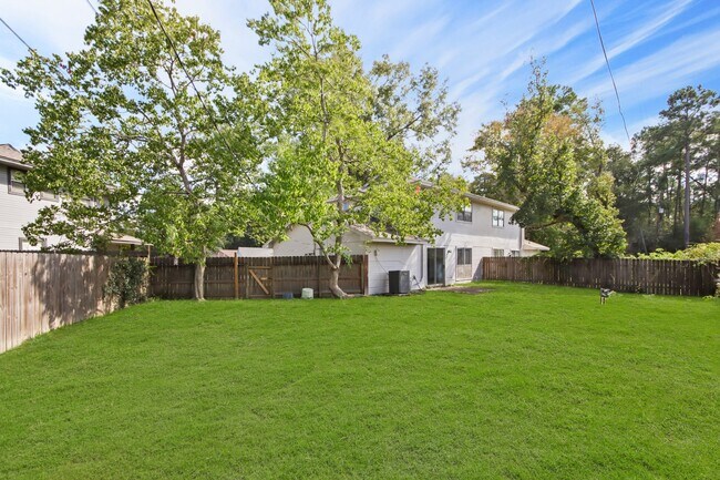 Foto del edificio - 1600 Hazelwood St