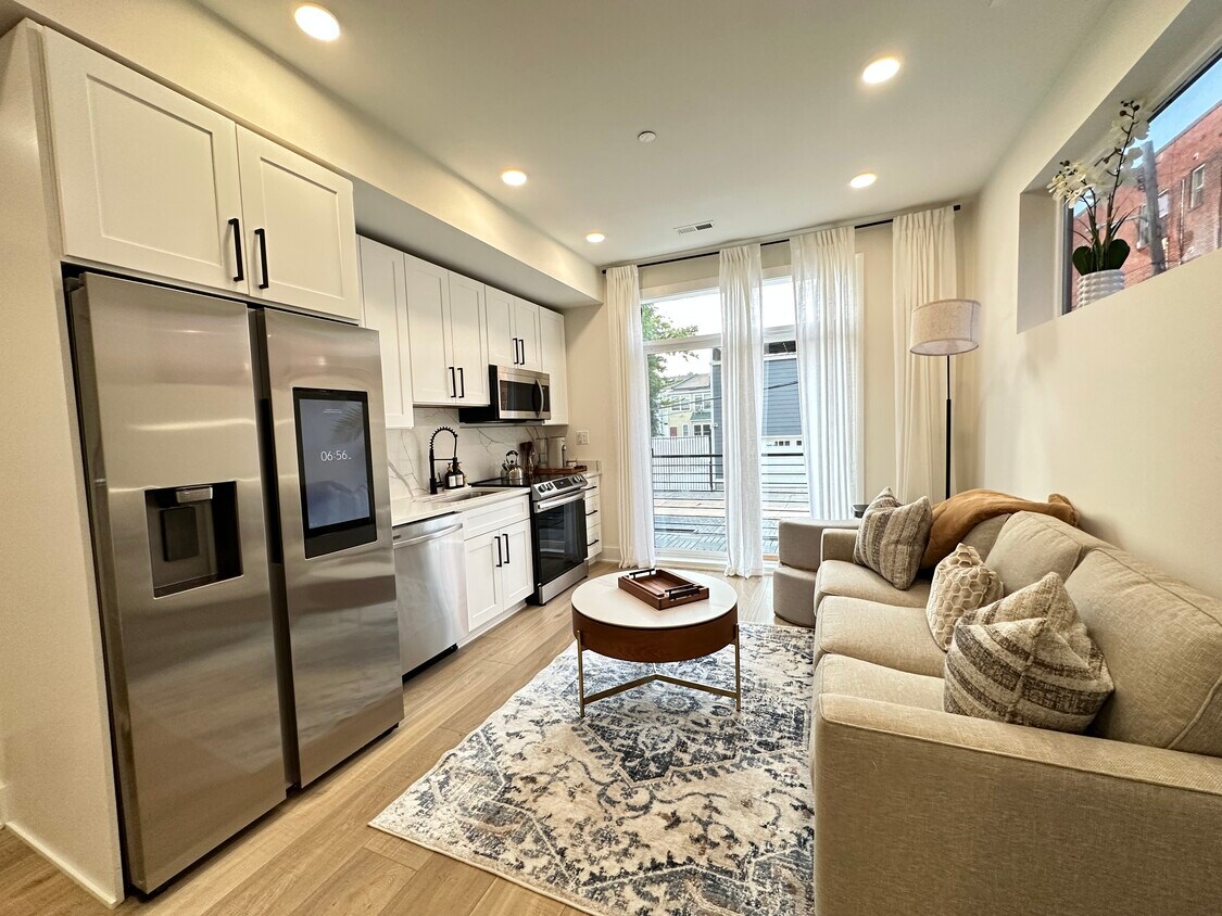 Foto principal - 1307 Longfellow St NW