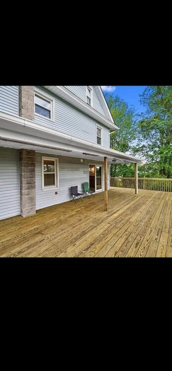 Back deck - 1574 Prospect St