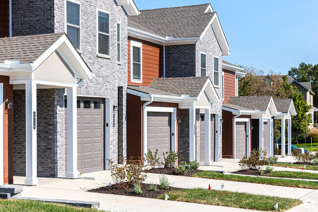 Building Photo - Greenwood Townhomes