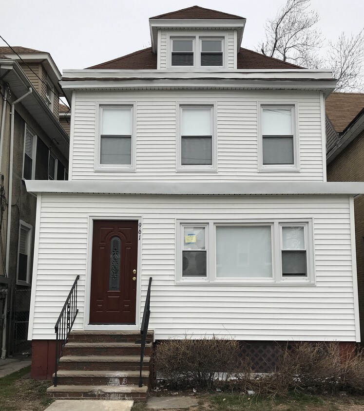 Foto principal - 961 Lafayette St