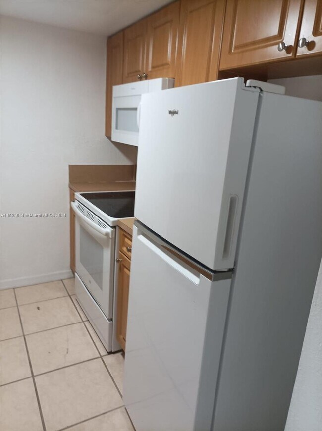 Foto del edificio - 637 SW 3rd St