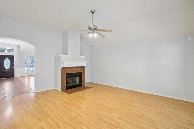 Building Photo - 4405 S Summercrest Loop