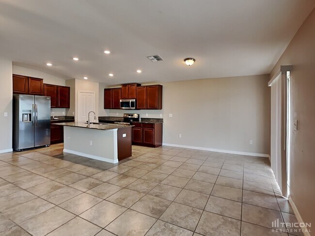 Building Photo - 1605 Broad Winged Hawk Dr