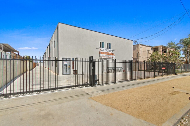 Front of Property - 649 W 92nd St