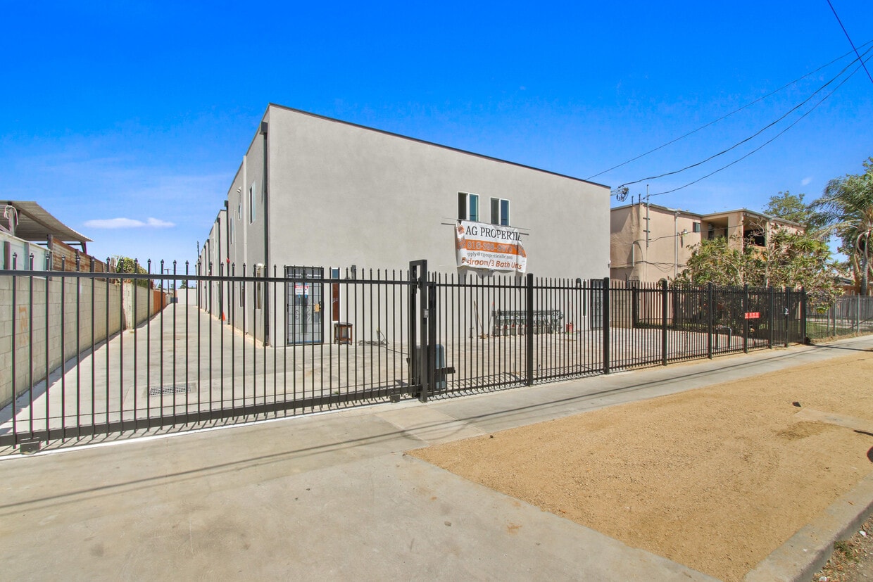Front of Property - 649 W 92nd St