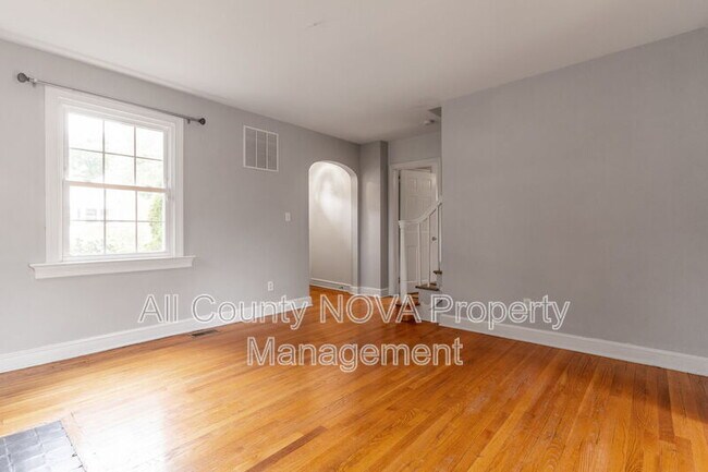 Foto del edificio - 2841 E Lee Ave