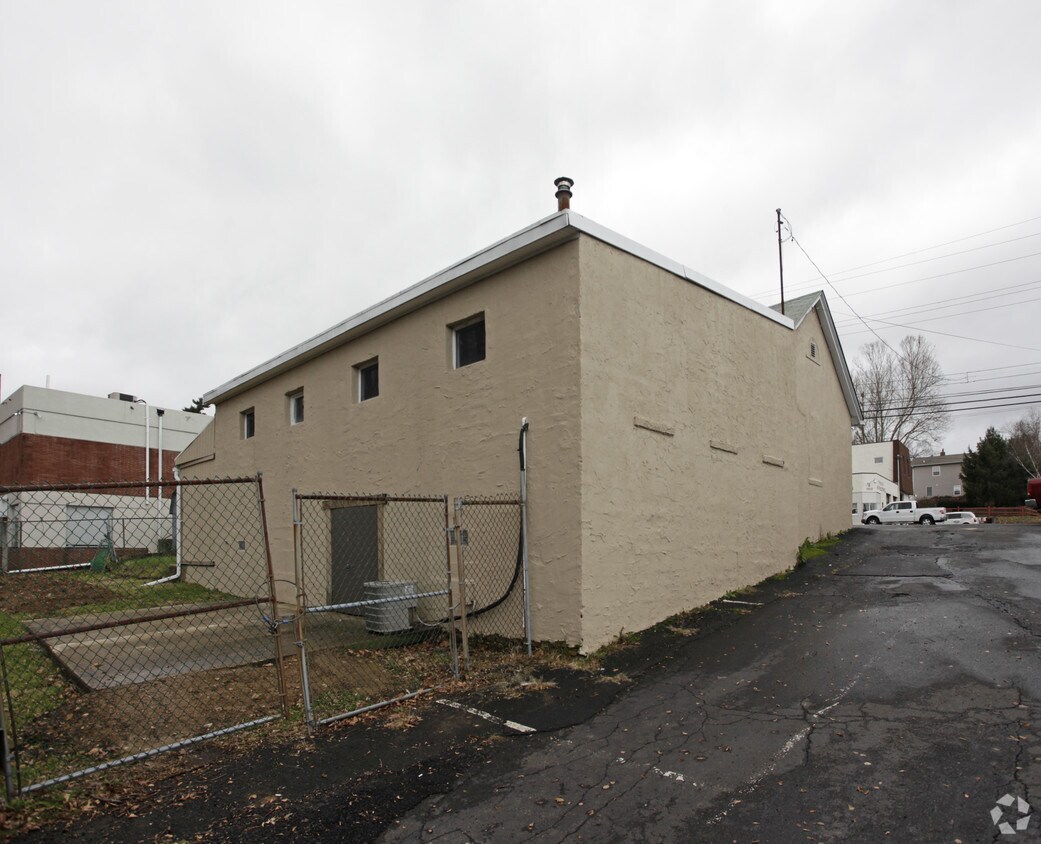 Building Photo - 3959 Brownsville Rd