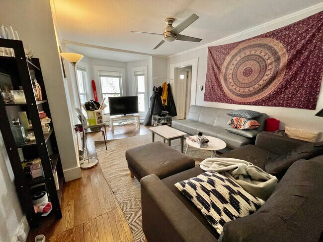 Foto del edificio - 158 Western Ave