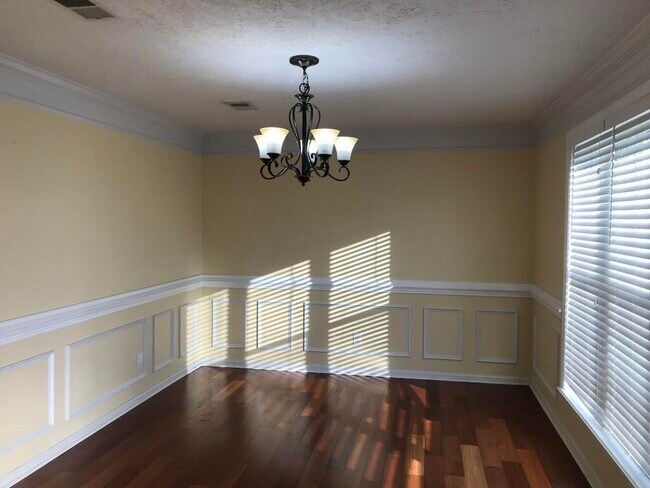 Foto del edificio - 2508 Springwood Dr