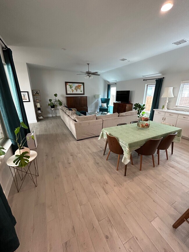 Foto del edificio - 4119 Hudson St