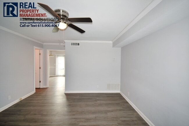 Building Photo - 2BD/1.5BA updated townhome, quick walk to ...