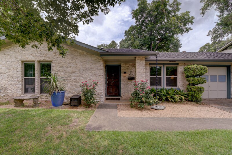 Foto principal - 2147 Barton Hills Dr