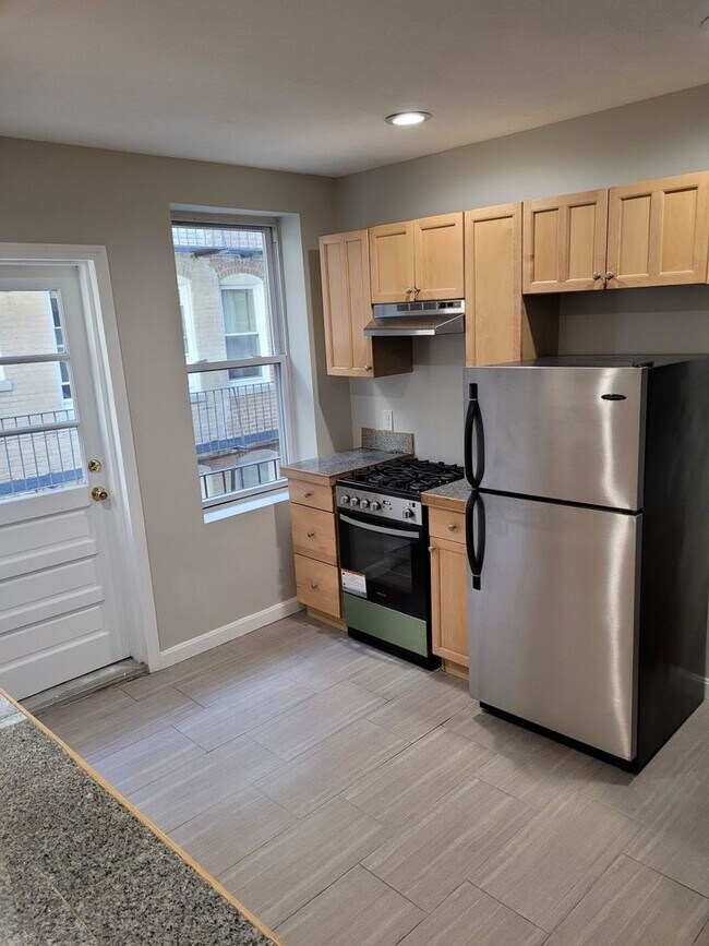 Foto del edificio - HOT NORTH END LISTING!!!!
