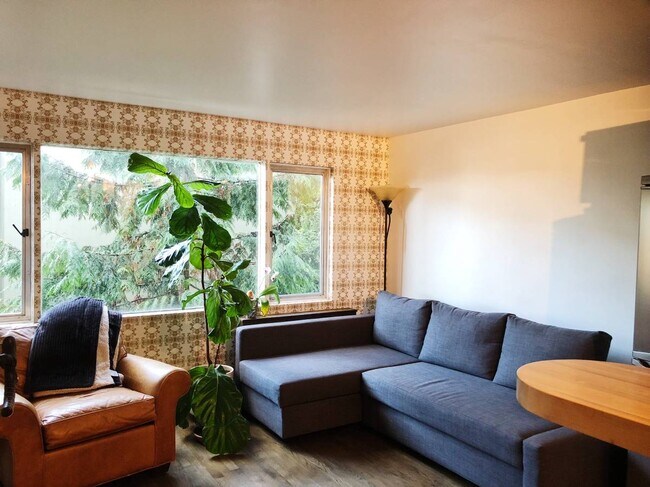 Foto del edificio - 632 13th Ave E