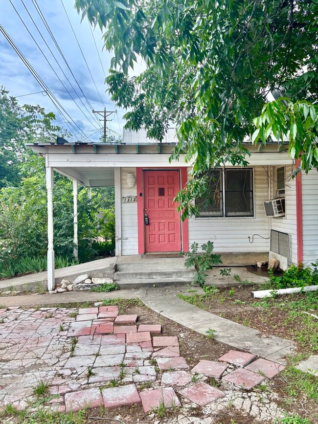 Building Photo - 1313 Guadalupe St