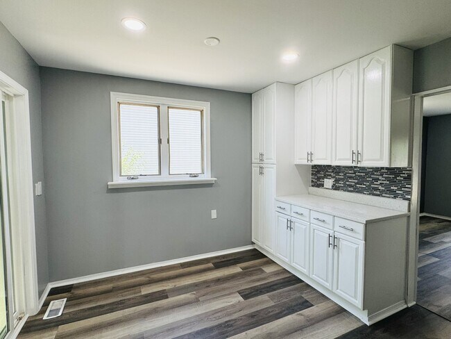 Building Photo - 259 Waterman Dr