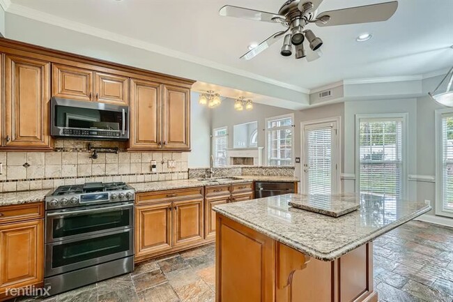 Foto del edificio - 5 br, 3.5 bath House - 30 Citron Ct UNIT