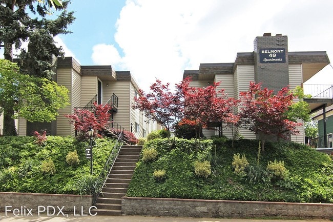 Building Photo - 926 SE 49th Ave