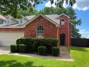 Building Photo - 904 Inland Ln