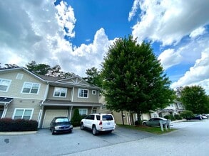 Building Photo - 65 Foxden Dr