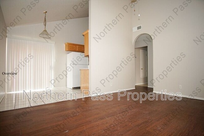 Foto del edificio - 10957 Chippendale Ave