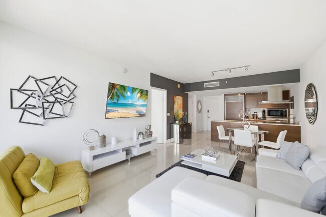 Building Photo - 485 Brickell Ave