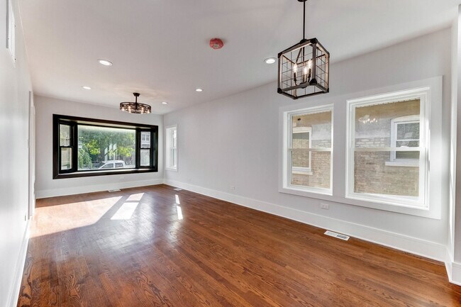 Building Photo - 2508 Kenilworth Ave