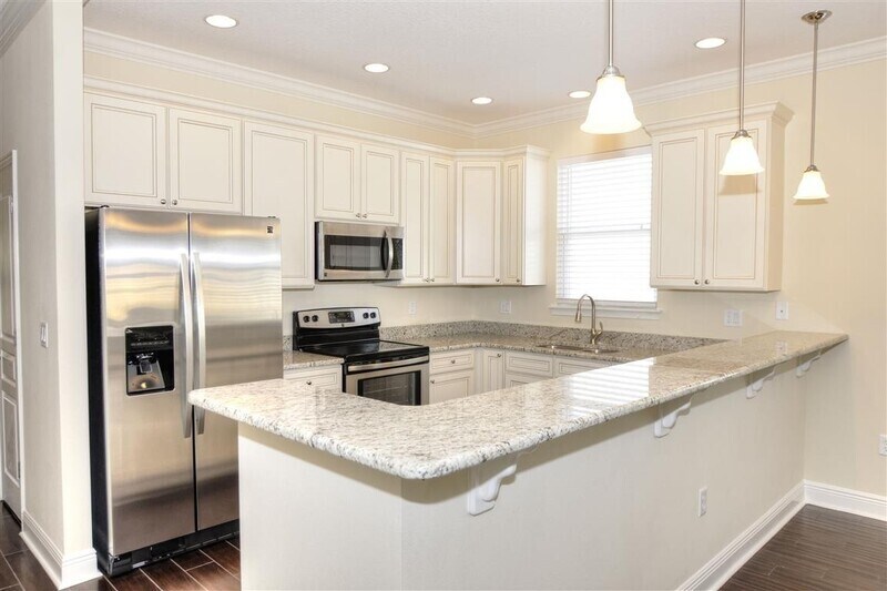 Foto principal - 2471 E Pine St