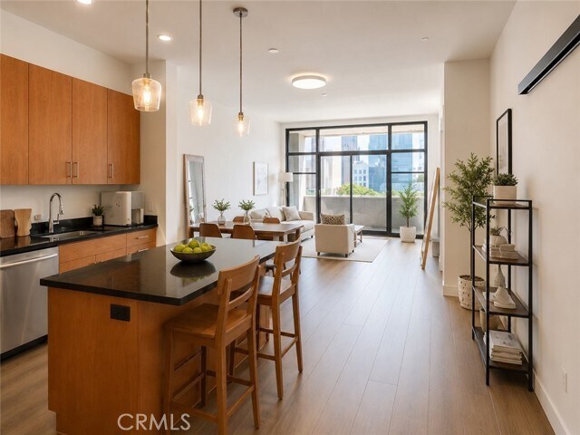 Foto del edificio - 3223 W 6th St