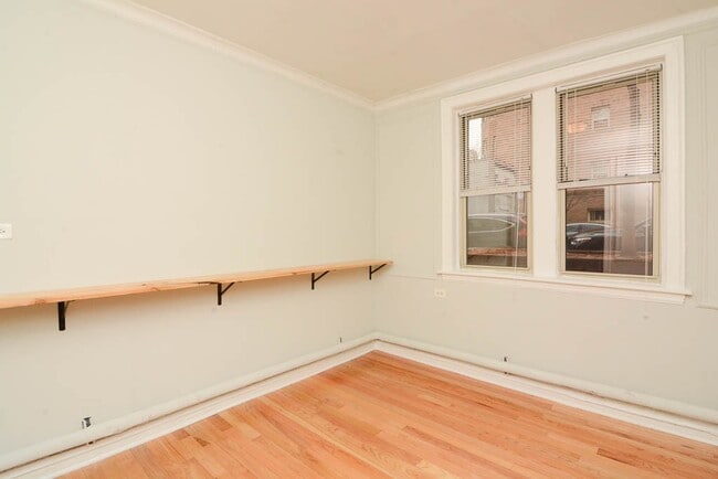 Building Photo - 519 W Surf