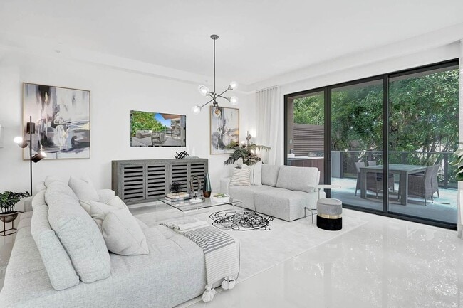 Foto del edificio - 3040 N Ocean Blvd