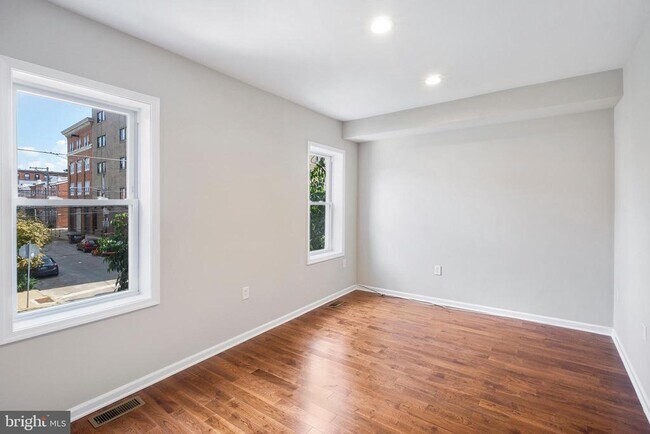 Foto del edificio - 1762 Frankford Ave