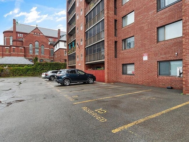 Photo - 100 High St Apartment